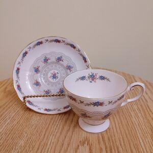 Enchanting Royal Tuscan Honiton Teacup & Saucer English Fine China‎